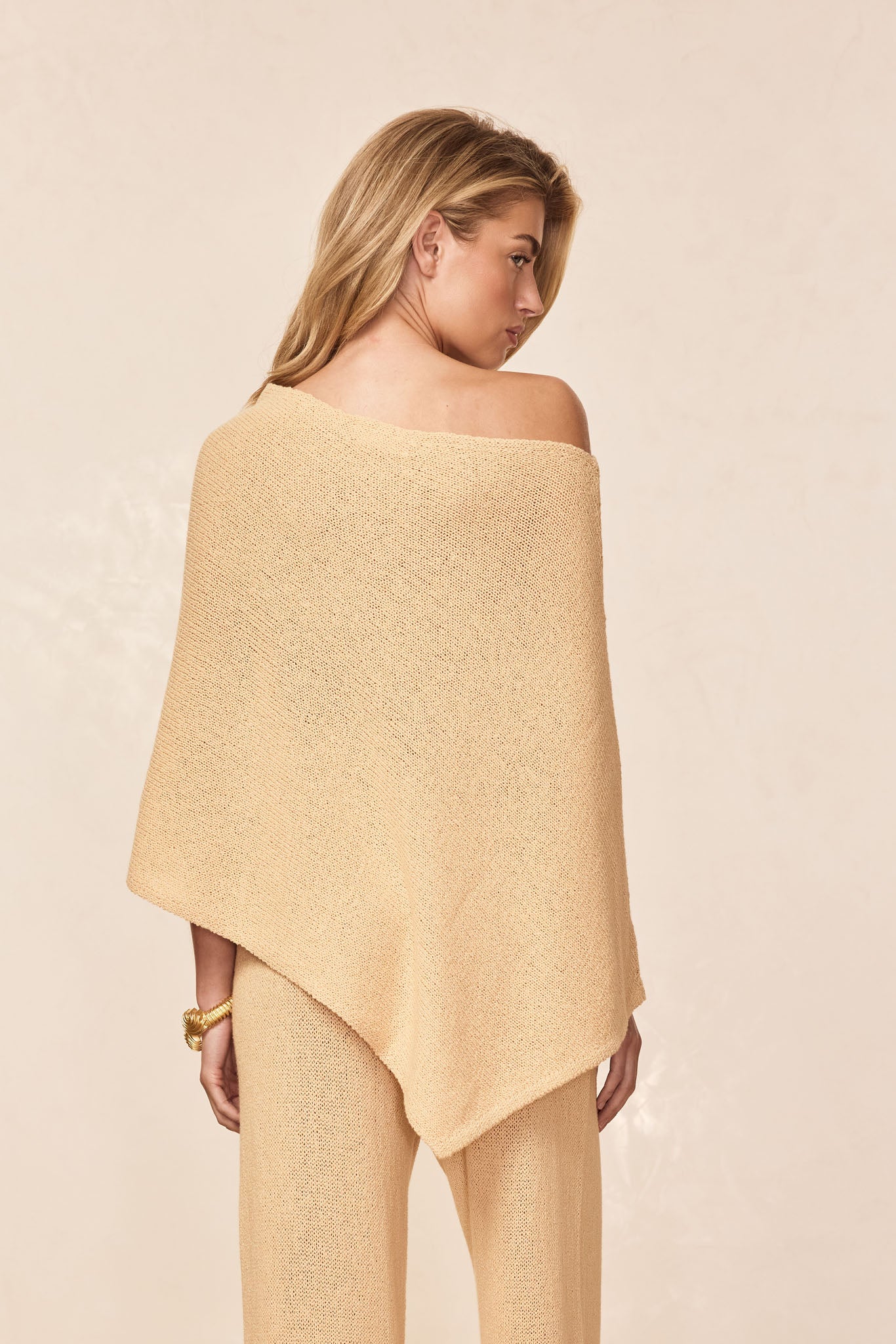 Dominica Poncho Open Knit - Raffia