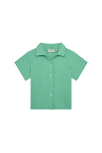 Front view of children’s Pacific Beach short-sleeve button-up shirt in pond green crinkle texture on white background