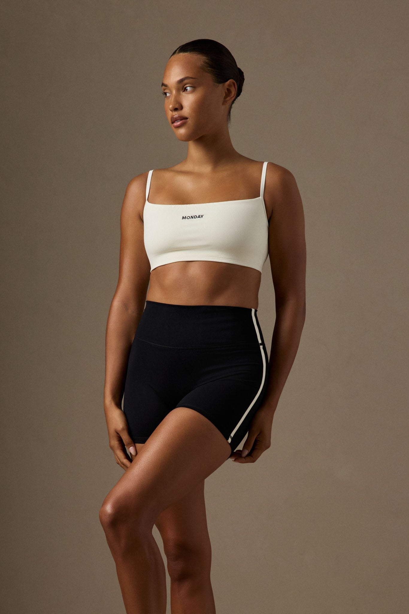 Elysian Short 4.5" - Black/Ivory