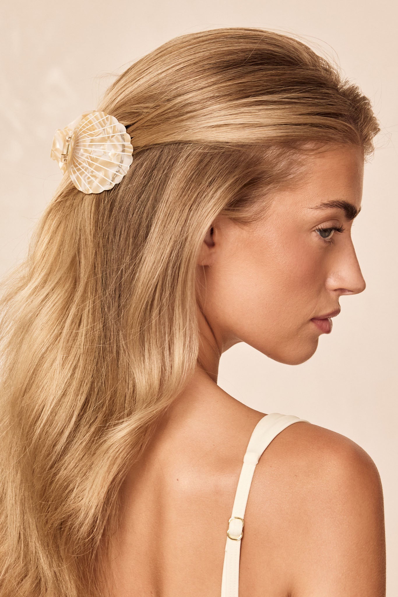 Sanibel Shell Hair Clip - Ivory Swirl